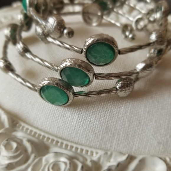 [UNKNOWN] Coil Bracelet with Green "Gems" - Picture 2 of 15